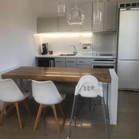 Beautiful Modern Apartment 10Mins From The Beach بيت للعطل Kambitsata