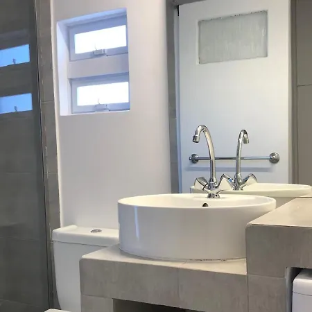 Beautiful Modern Apartment 10Mins From The Beach * Kambitsata